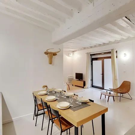 Elegant -2br-4p- Le Marais Apartment *
