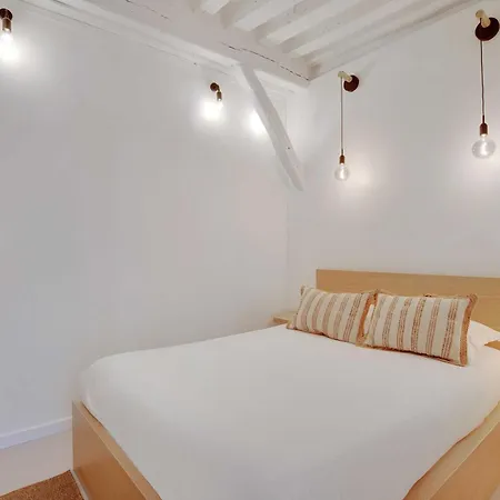 Elegant -2br-4p- Le Marais Apartment Paris